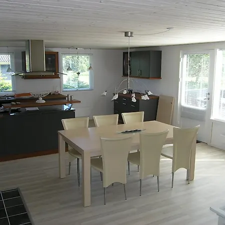 Casa de Férias Three-bedroom Holiday In *
