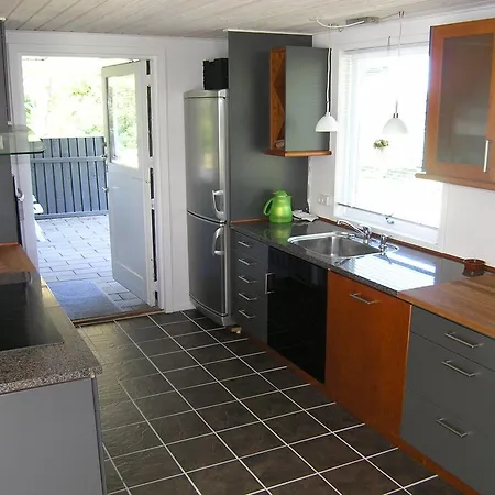 Three-bedroom Holiday In * Hals