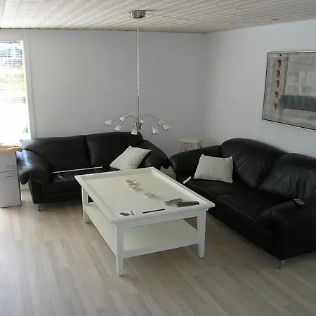 Three-bedroom Holiday In * Hals
